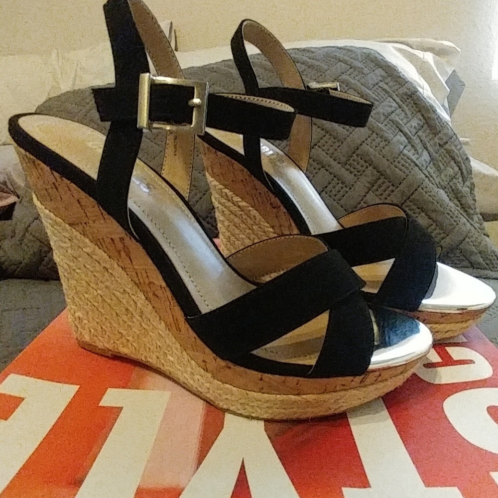 Blk/Gold wedges
